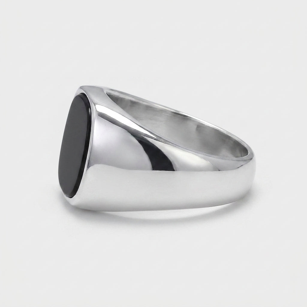 Chevalière argent 925 onyx noir, vue de profil